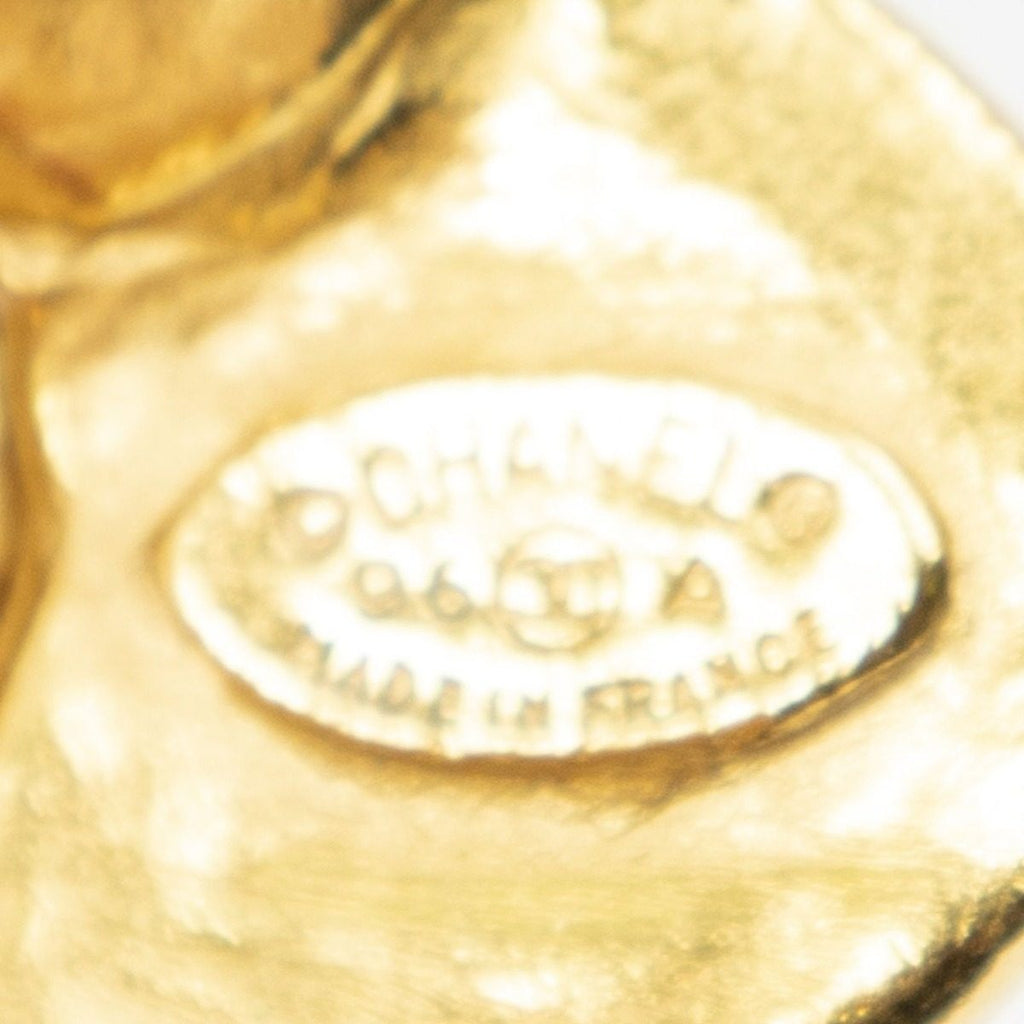 Chanel Cc Clover Motif Clip on Earrings Gold Plated — view 3