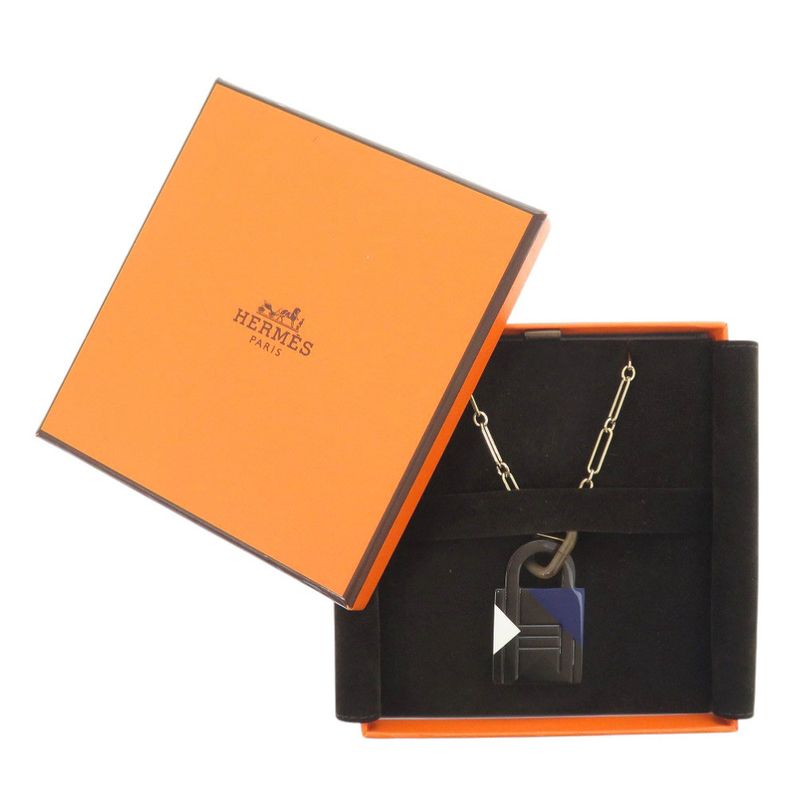 Hermes Amulet Cadenas GM Buffalo Horn Lacquer Brown Necklace 1757 — view 3