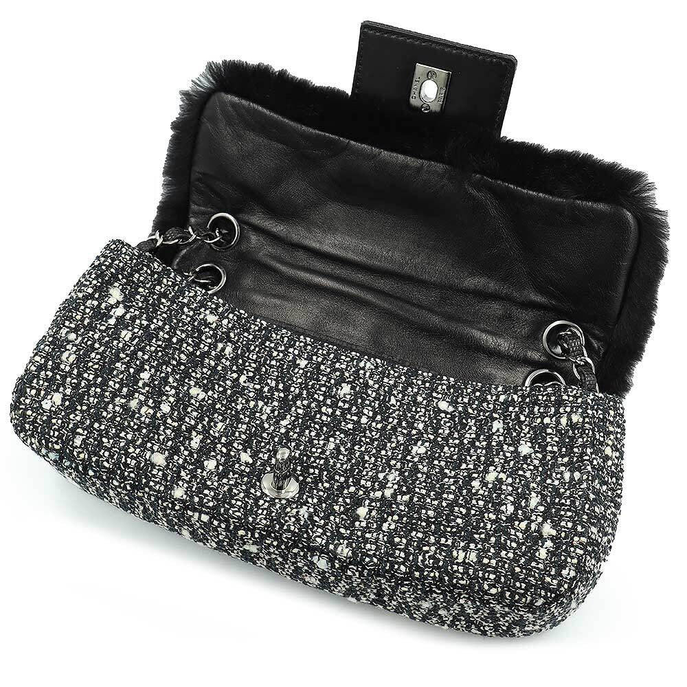 CHANEL Coco Chain Shoulder Handbag Tweed Fur Lizard Leather Black — view 2