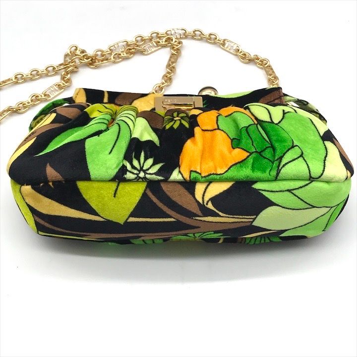 Fendi Items Peekaboo Click Velvet 2-Way Chain Shoulder Bag Green — view 4