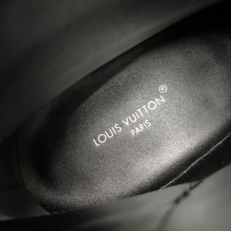Louis Vuitton Waist Side Line Boots Short Ankle Chain — view 7