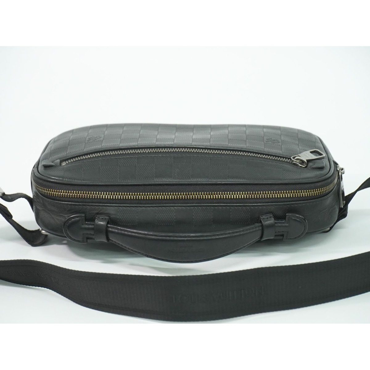 Louis Vuitton LV Ambler Damier Infini Belt Bag Onyx Ambreil — view 5