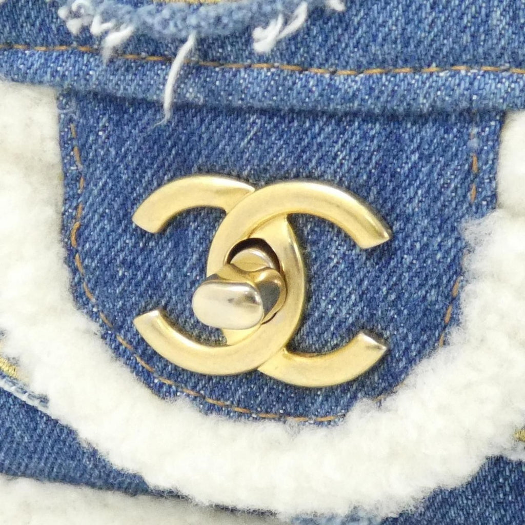 Chanel Shoulder Bag Denim White — view 4