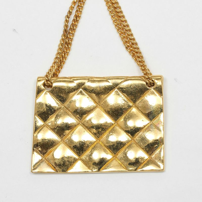 Chanel Bag Motif Quilted Gold Plated 19 g Brooch — view 4