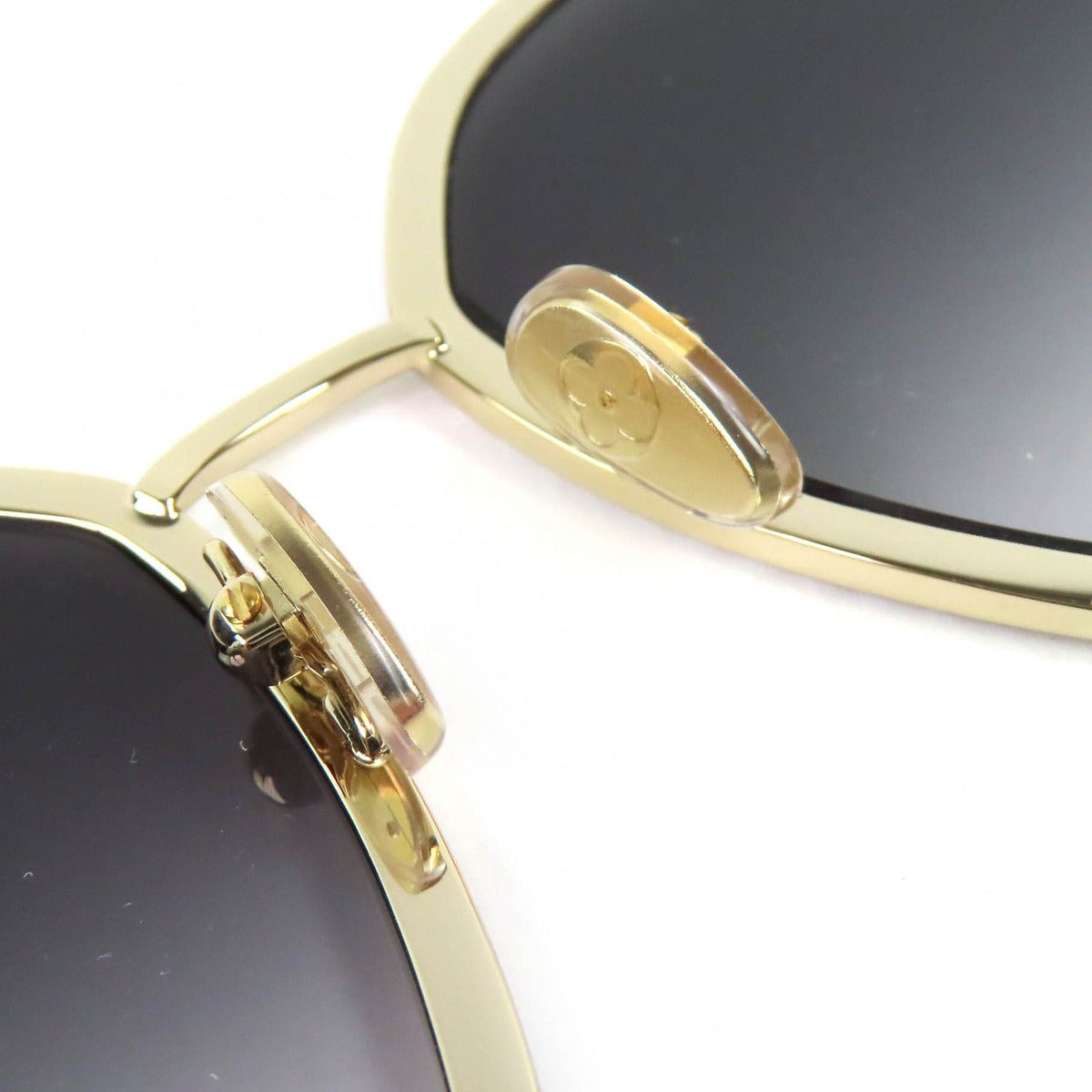 Louis Vuitton 948 Lvpearl Sunglasses Eyewear Gold — view 6
