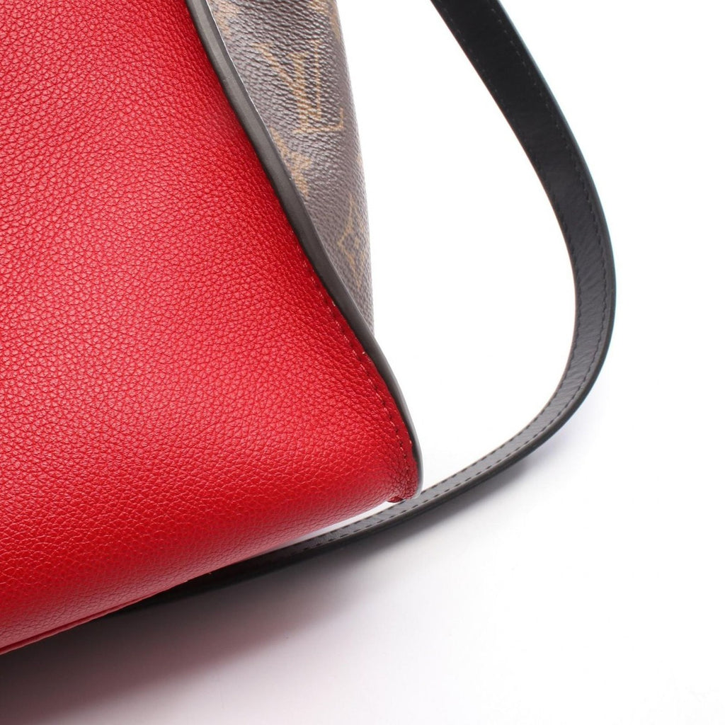 Louis Vuitton Handbag on My Side MM Leather Coating — view 6