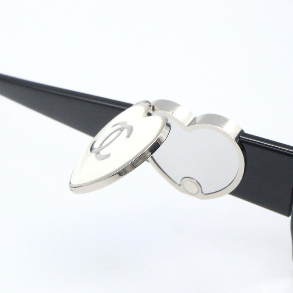 Chanel Sunglasses 501 T8 Black — view 7