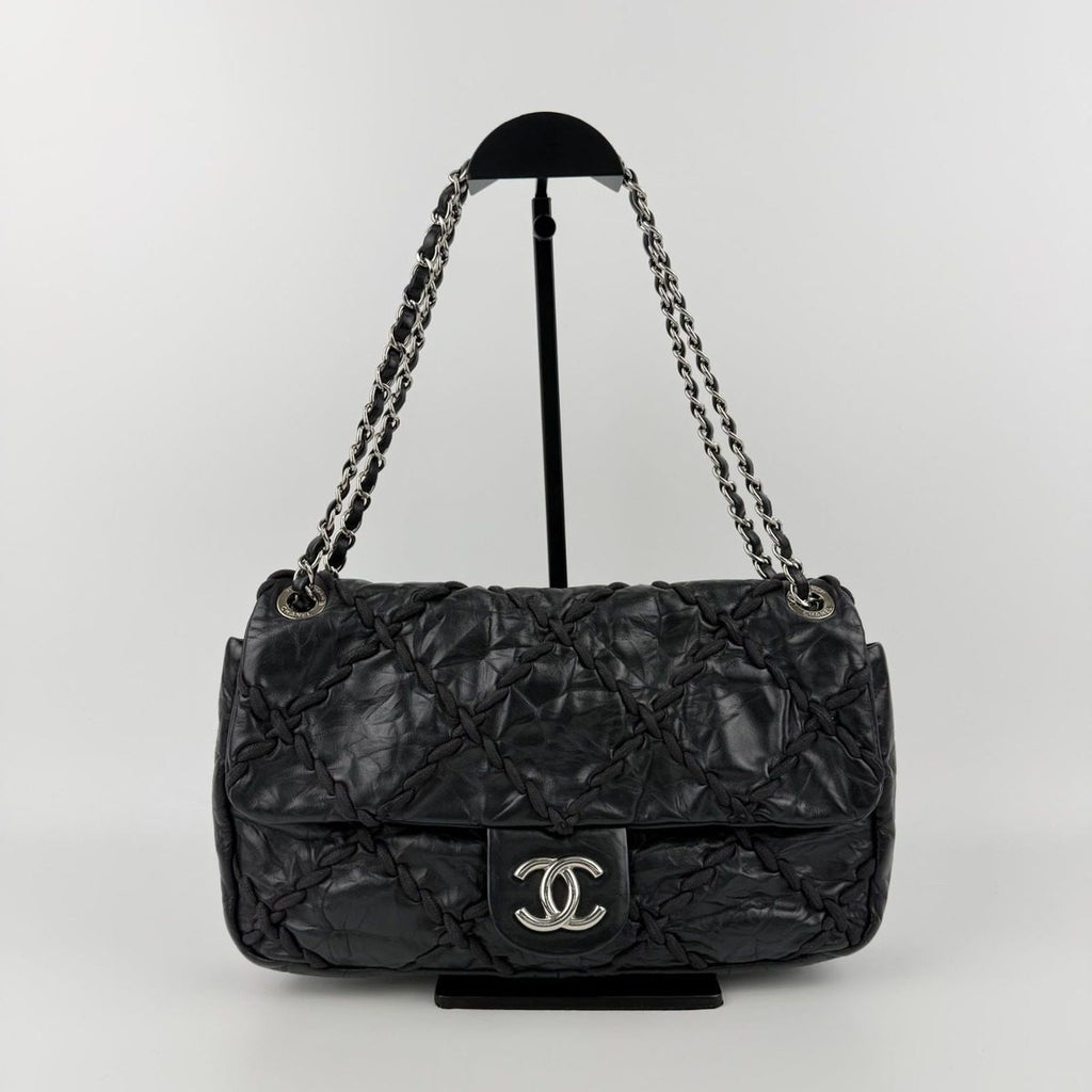 Chanel CC Logo Ultra Stitch Chain Shoulder Bag Black Leather Vintage — view 3
