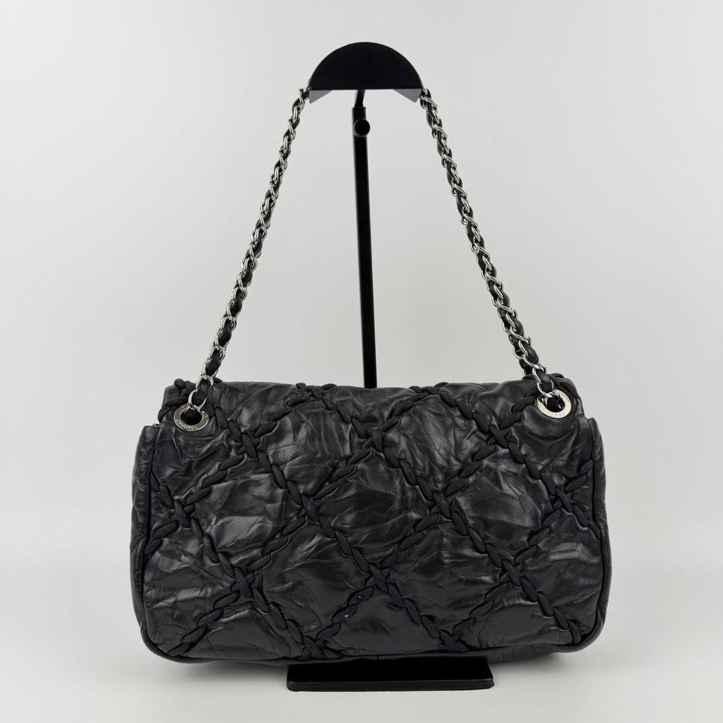 Chanel CC Logo Ultra Stitch Chain Shoulder Bag Black Leather Vintage — view 4