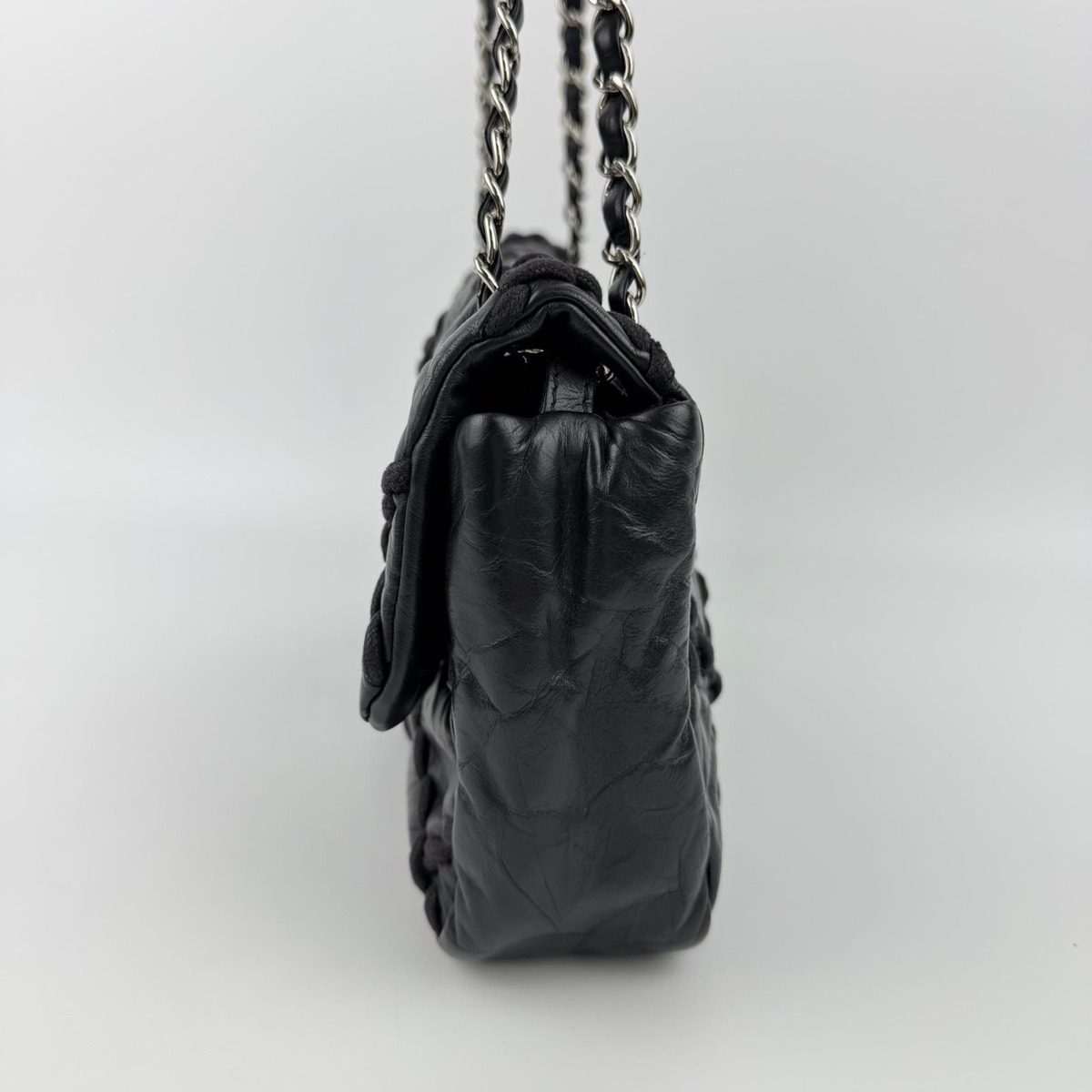 Chanel CC Logo Ultra Stitch Chain Shoulder Bag Black Leather Vintage — view 5
