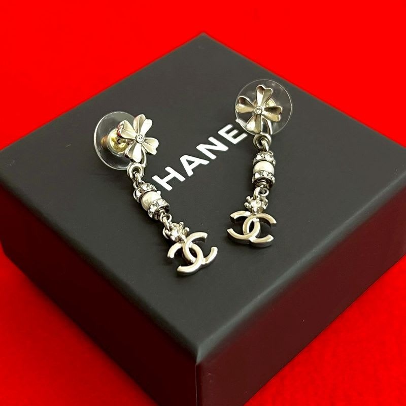 Chanel Coco Mark Clover Motif Metal Rhinestone Faux 23FP — view 2