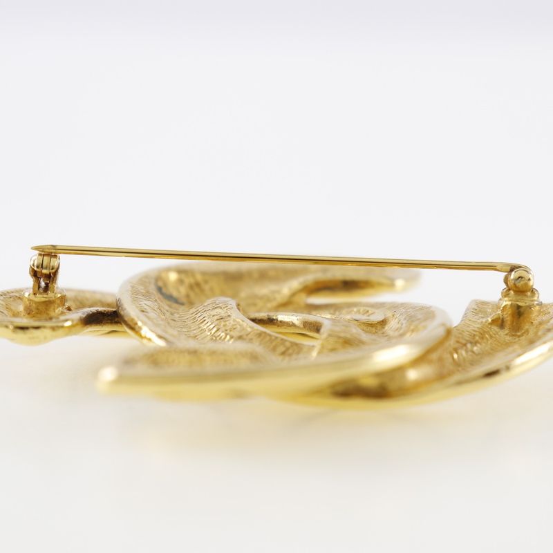 Chanel Coco Mark Quilted Gold Plated 34.3 g Brooch — view 5