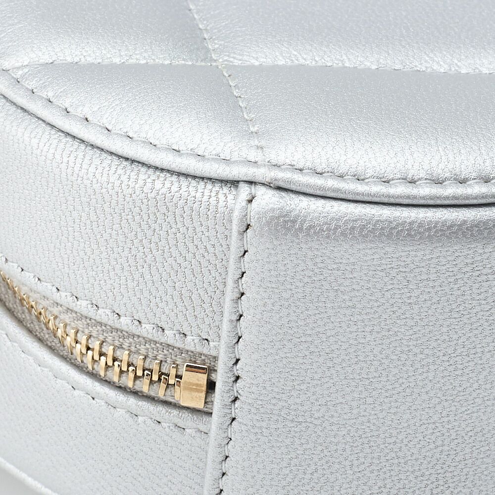 Chanel Tote 19 Quilted Chain Shoulder Lambskin Silver — view 6