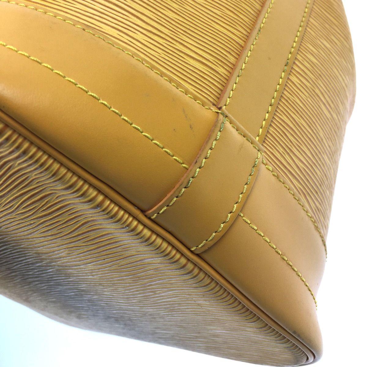Louis Vuitton Draw String Shoulder Bag One Epi Noe Tassili — view 5
