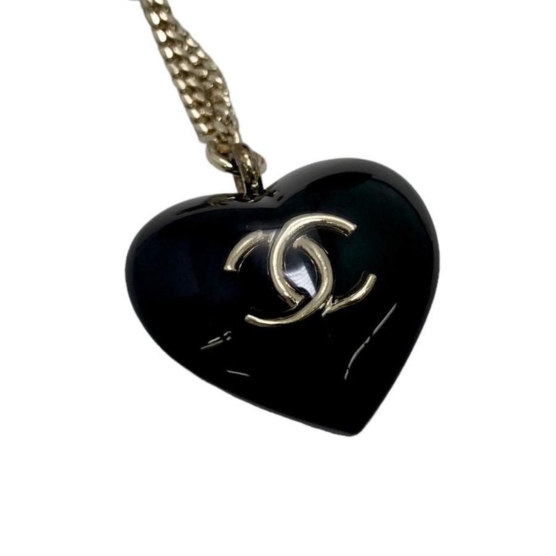 Chanel Key Holder Heart Charm Coco Mark Stone Black 2022 AW — view 4