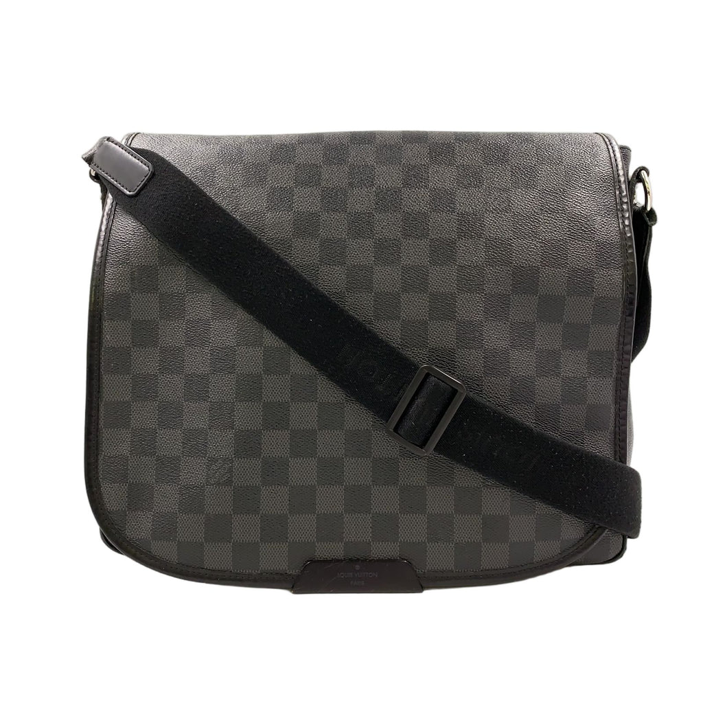 Louis Vuitton Daniel MM Damier Graphite Leather Black Shoulder Bag Silver