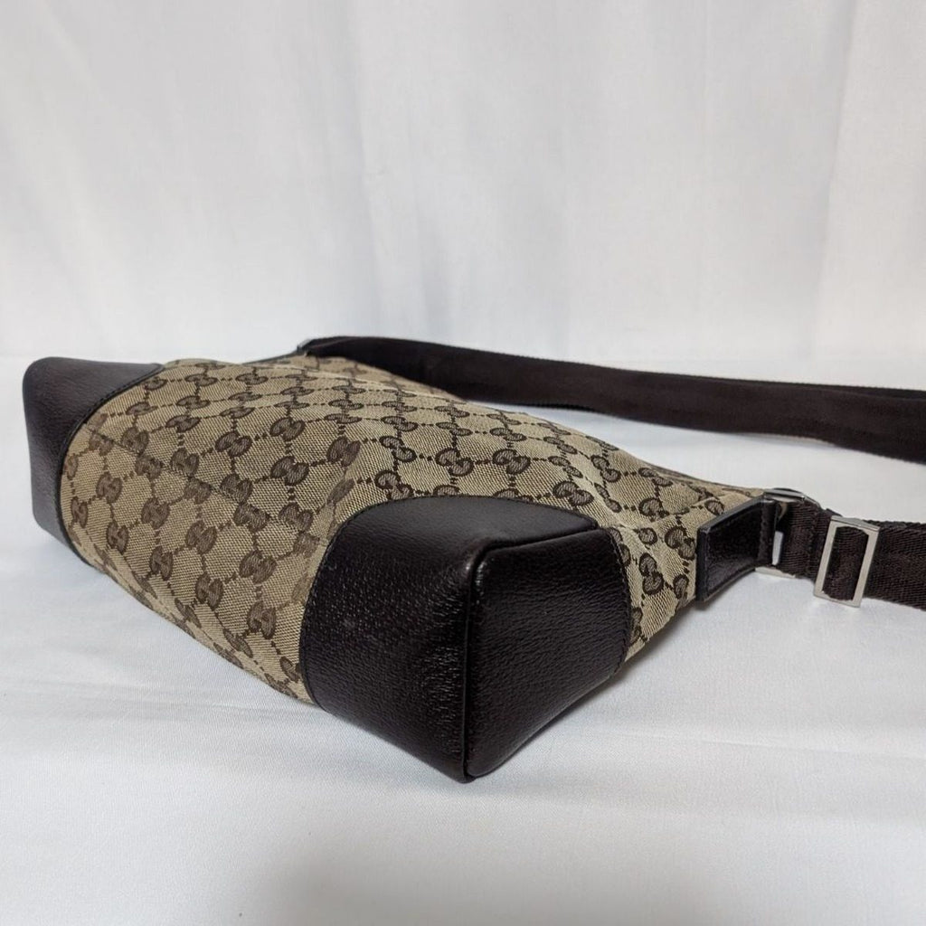 Gucci GG Canvas Shoulder Bag Brown — view 3