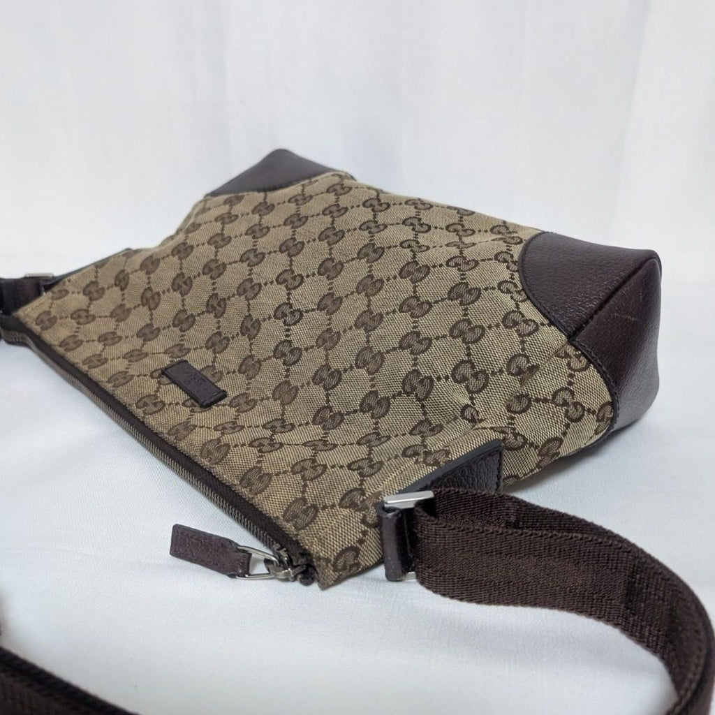 Gucci GG Canvas Shoulder Bag Brown — view 4