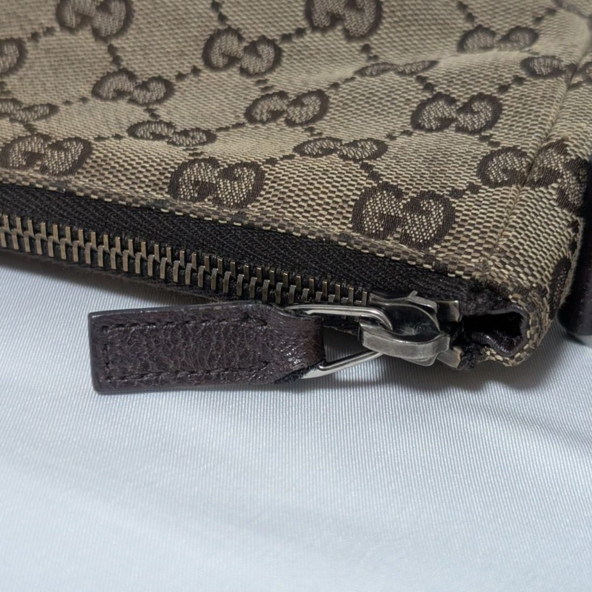 Gucci GG Canvas Shoulder Bag Brown — view 5