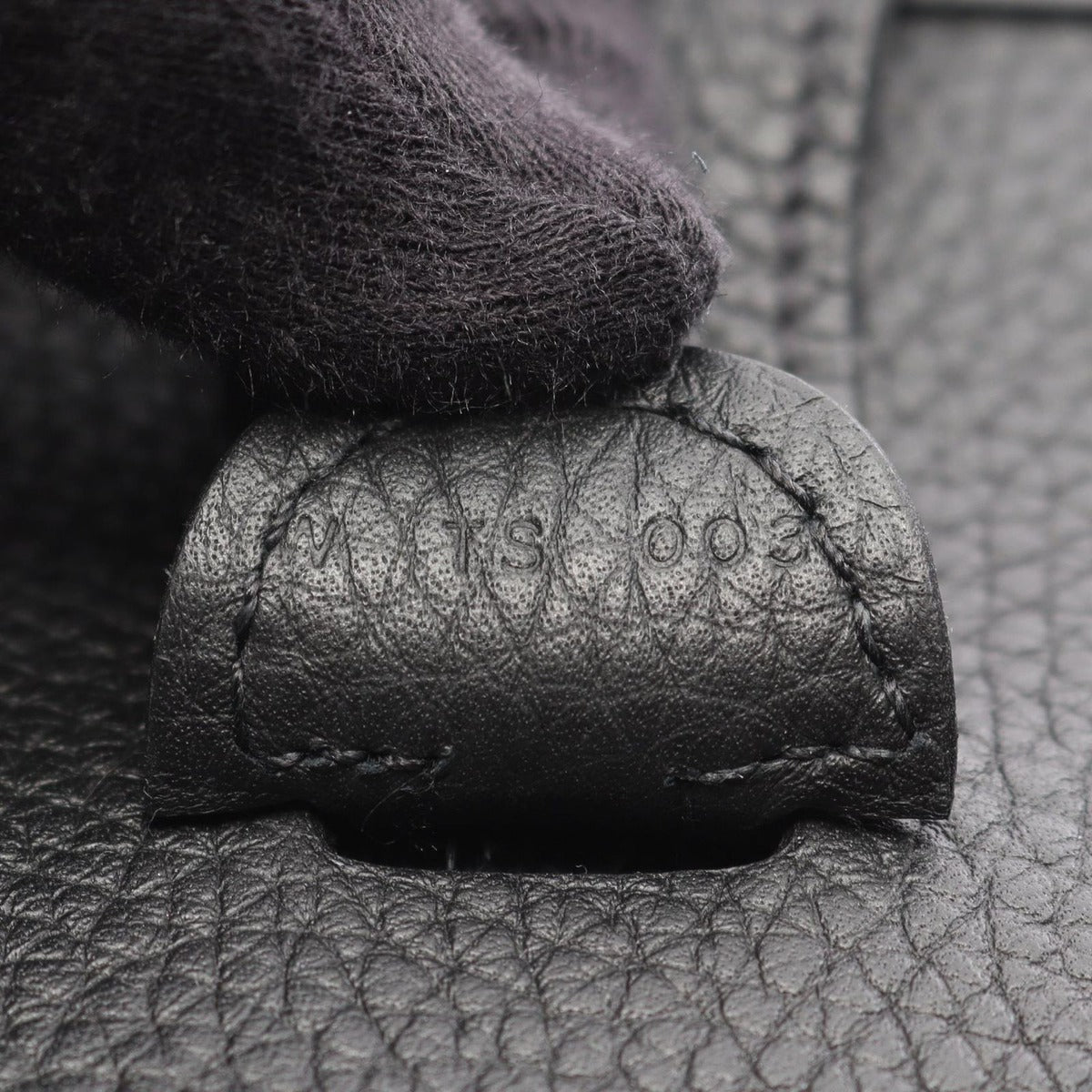 Hermes Shoulder Bag Evelyne 3 Trois PM Black Leather — view 5