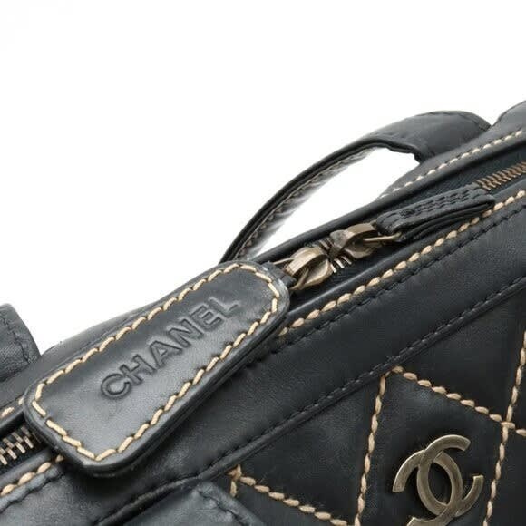 Chanel CC Wild Stitch Vintage Quilted Shoulder Bag Tote Calfskin Black — view 6
