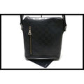 Louis Vuitton Discovery Messenger BB