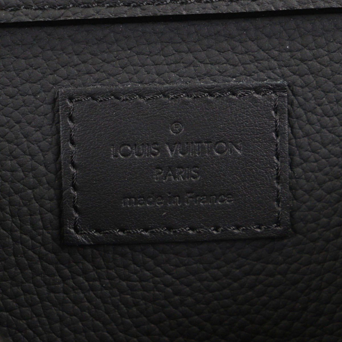 Louis Vuitton Leather Noir Black Aerogram Takeoff Ring Body Bag — view 4