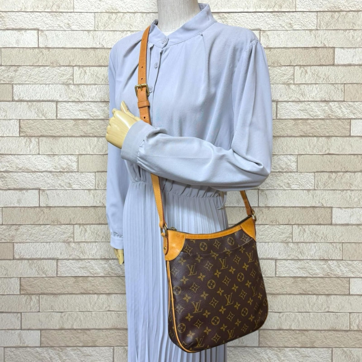 Louis Vuitton Odeon PM Monogram Shoulder Bag Canvas Brown — view 2