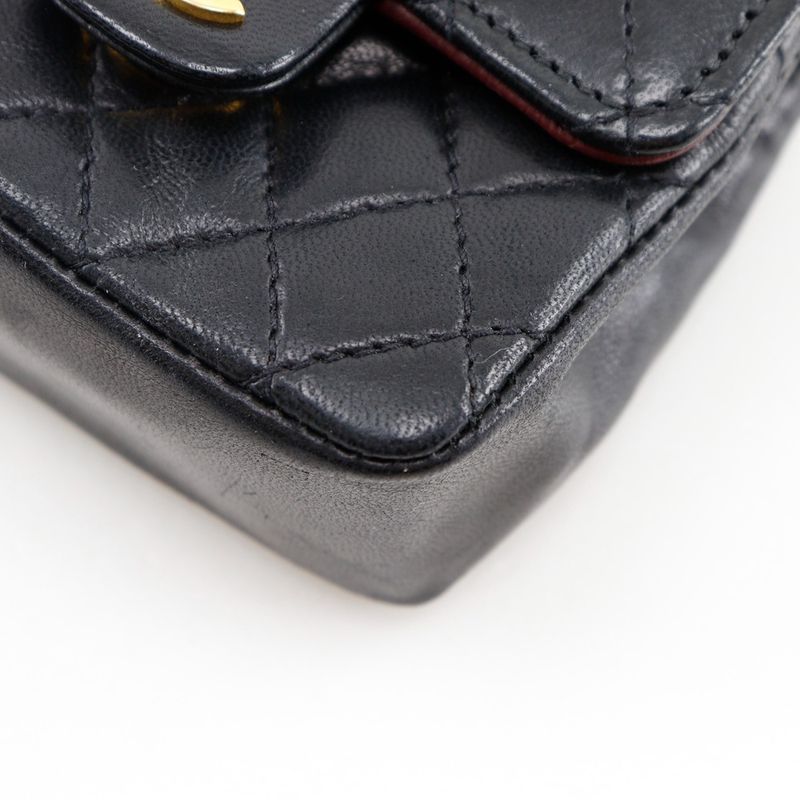 Chanel Chain Pochette Micro Quilted Vintage Lambskin Black Waist — view 5