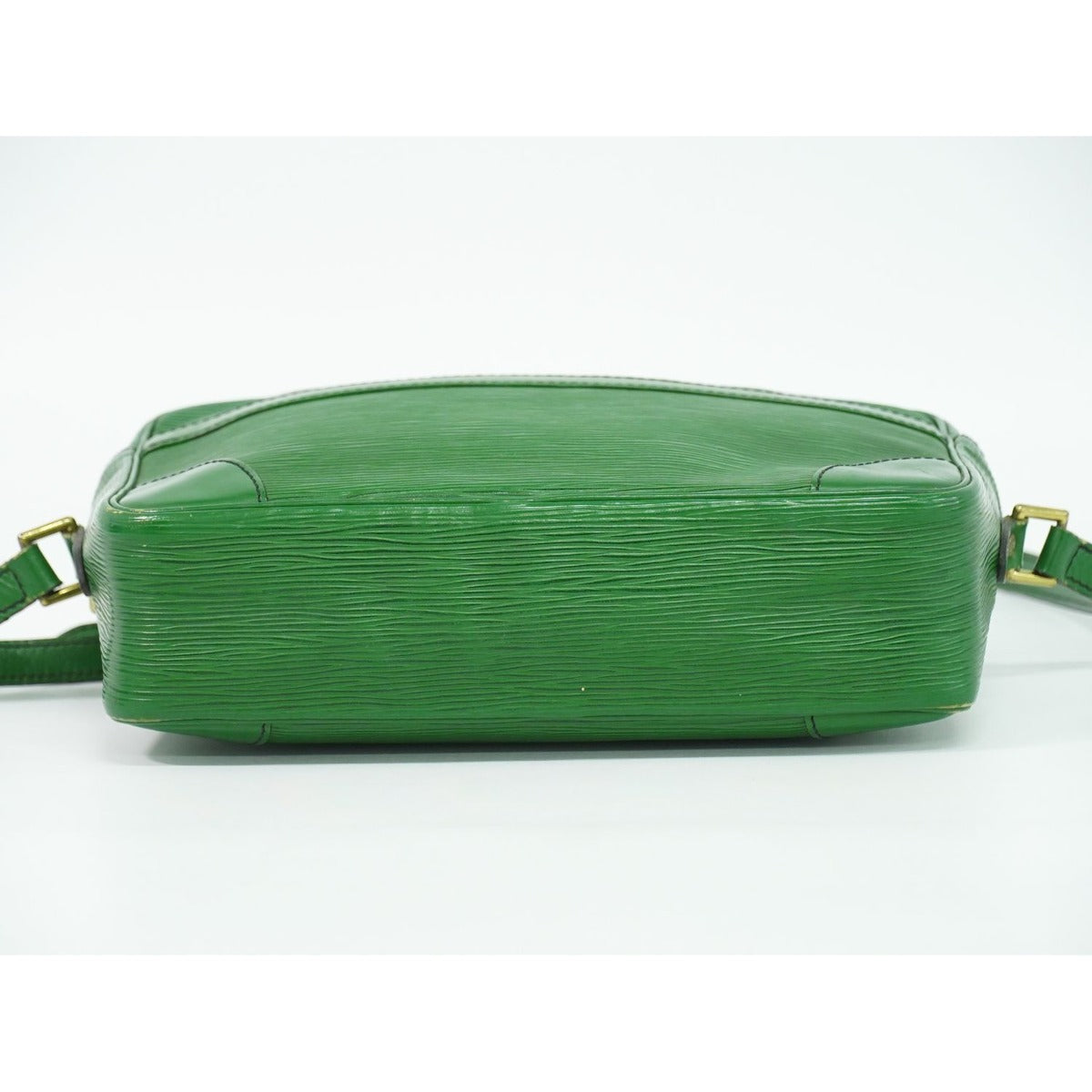 Louis Vuitton LV Trocadero 27 Epi Leather Shoulder Bag Pochette — view 3