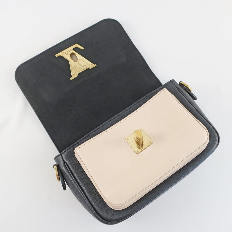 Louis Vuitton Lockme-tenda Shoulder Bag Chain Missing Item — view 9