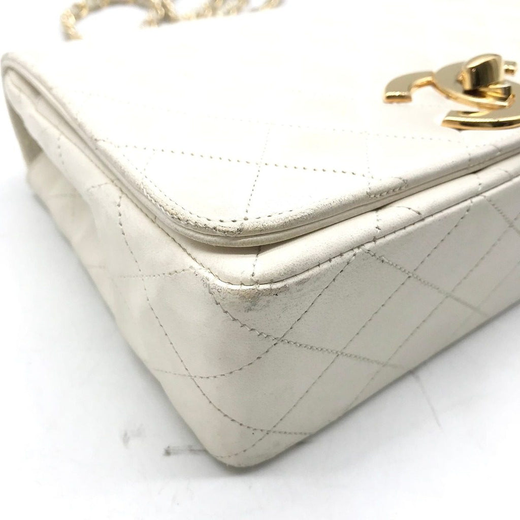 Chanel Quilted Big CC Logo Turnlock Chain Shoulder Bag White — view 4