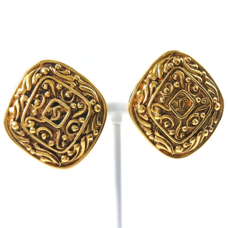 Chanel Coco Mark Rhombus Vintage Gold Plated 30 g Earrings — view 2
