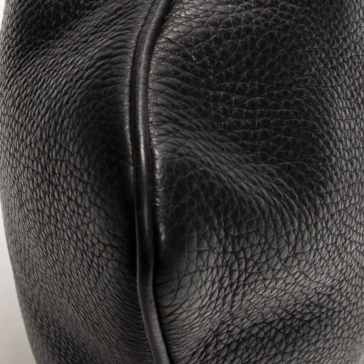 Gucci Large Flap Messenger Black Grain Calfskin Leather — view 8