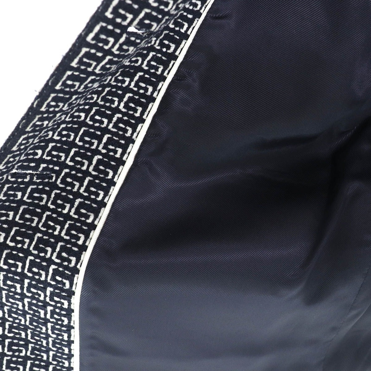 Gucci GG Pattern Signature Jacquard — view 3