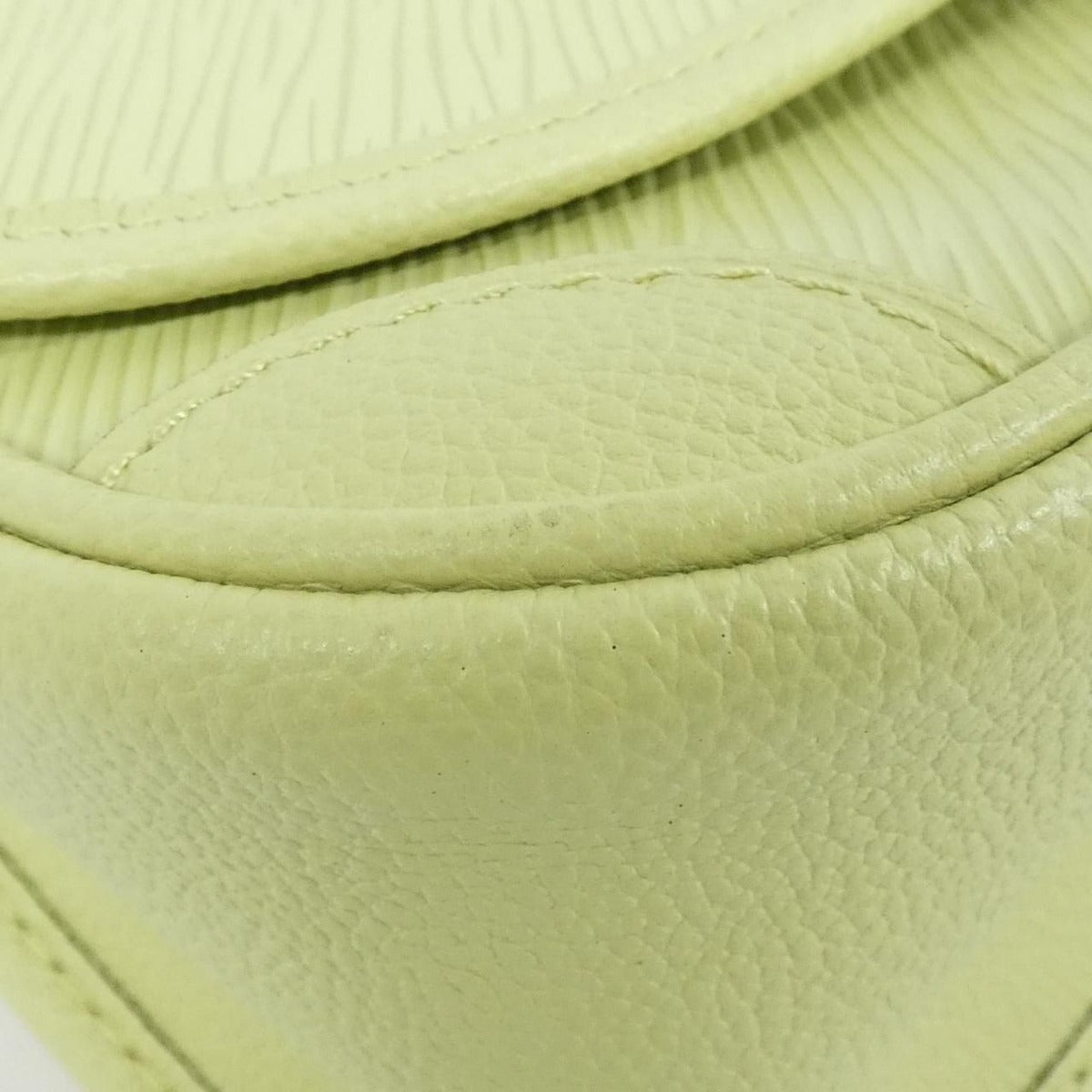 Louis Vuitton Epi Buci Shoulder Bag Vert Noto — view 3