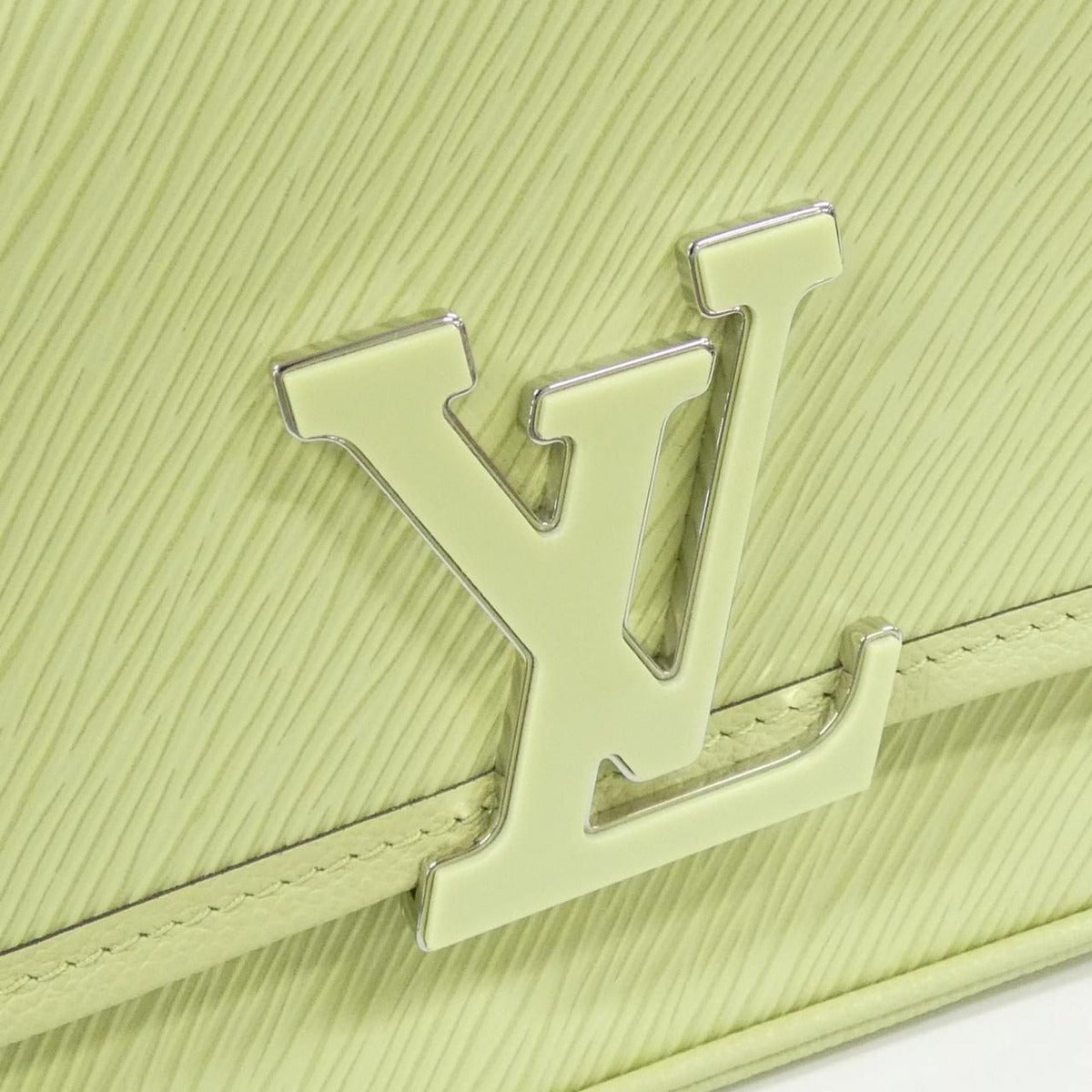 Louis Vuitton Epi Buci Shoulder Bag Vert Noto — view 4