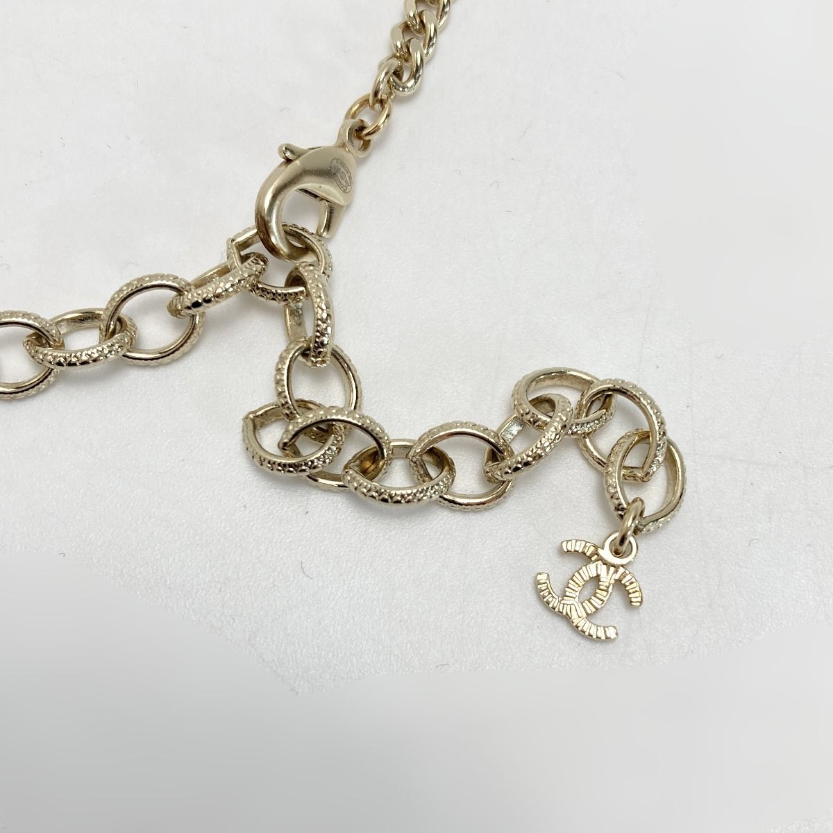 Chanel Coco Mark Lip Charm Necklace A22/c Gold Metal Rhinestone Long — view 7