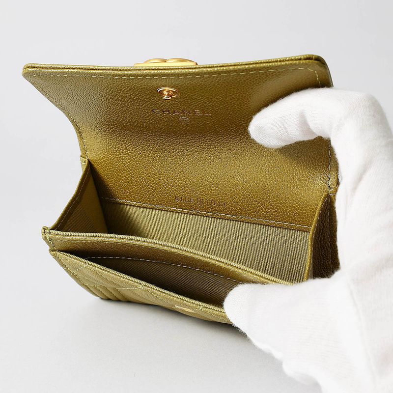 Chanel Card Case Boy Green — view 7