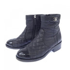 Chanel Ankle Boots Turnlock — view 3