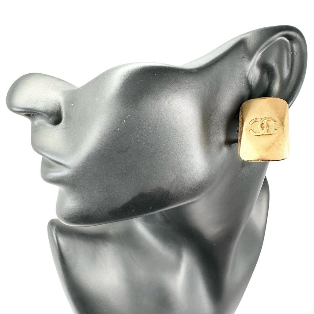 Chanel Earrings Gold CC Logo — view 2