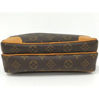 Louis Vuitton Nile Shoulder Bag Monogram Brown — view 8