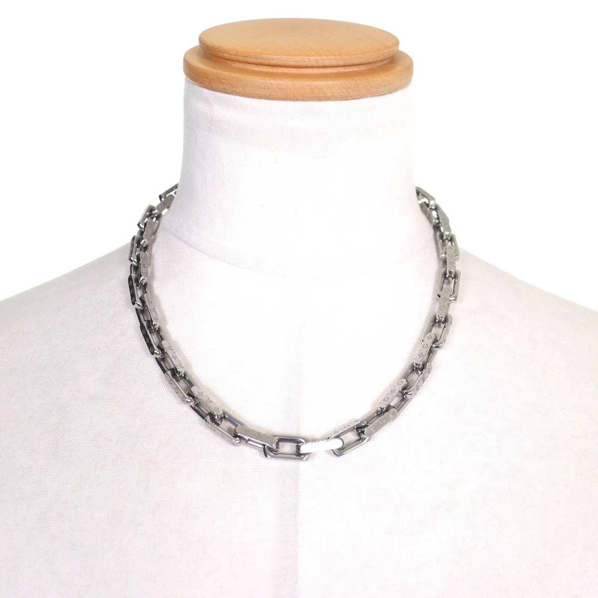 Louis Vuitton 2025 129800 Necklace — view 3