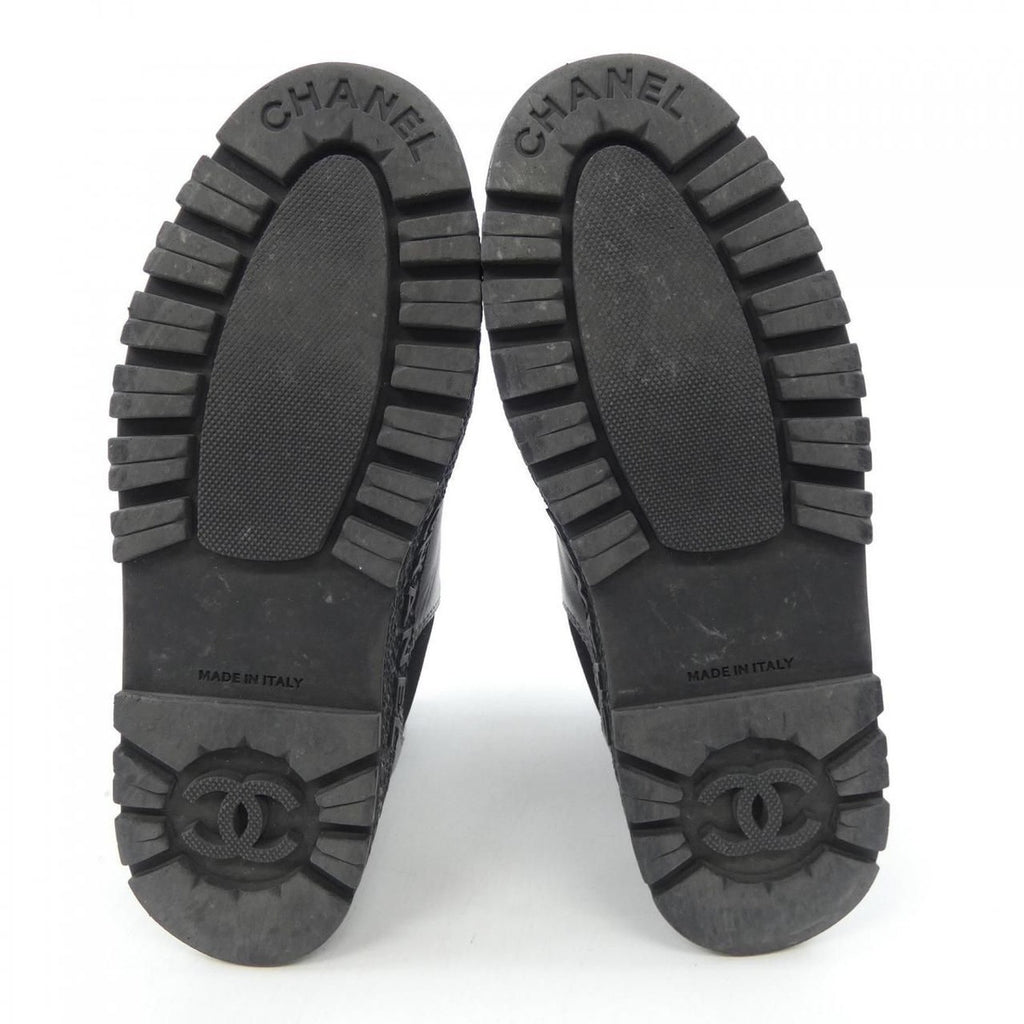 Chanel Ankle Boots Turnlock — view 4