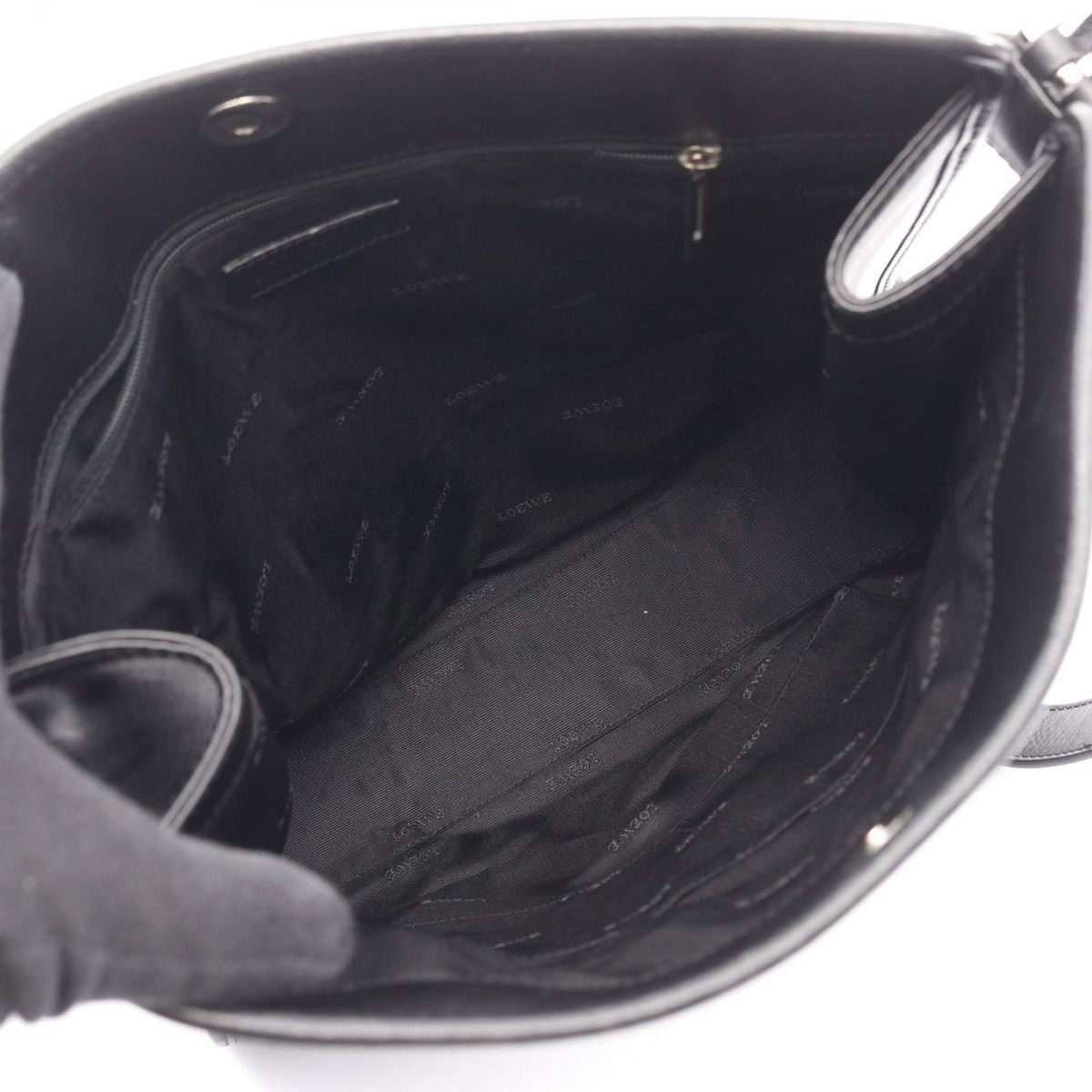 Loewe Shoulder Bag Anagram Black Leather — view 3