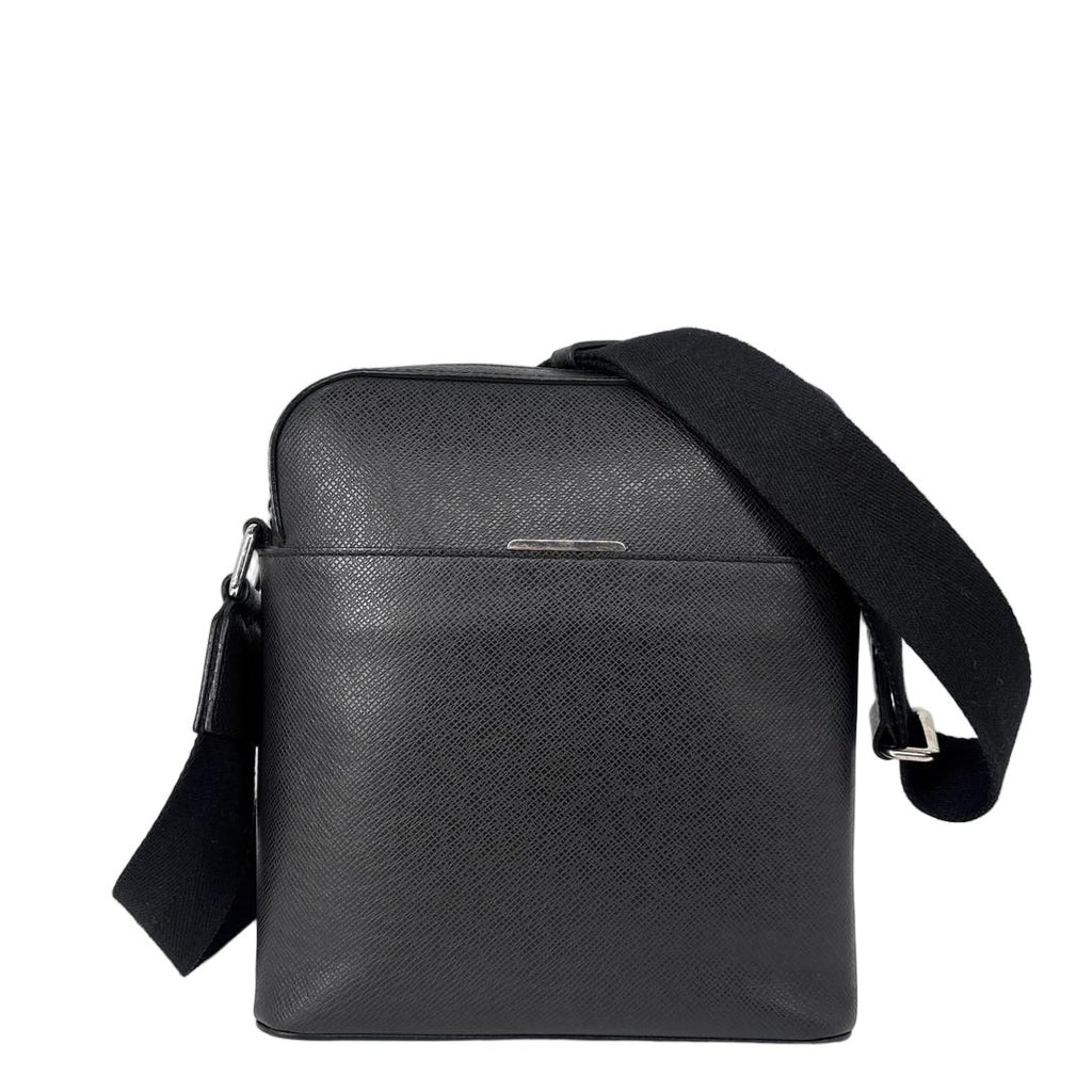 Louis Vuitton Taiga Anton Shoulder Bag