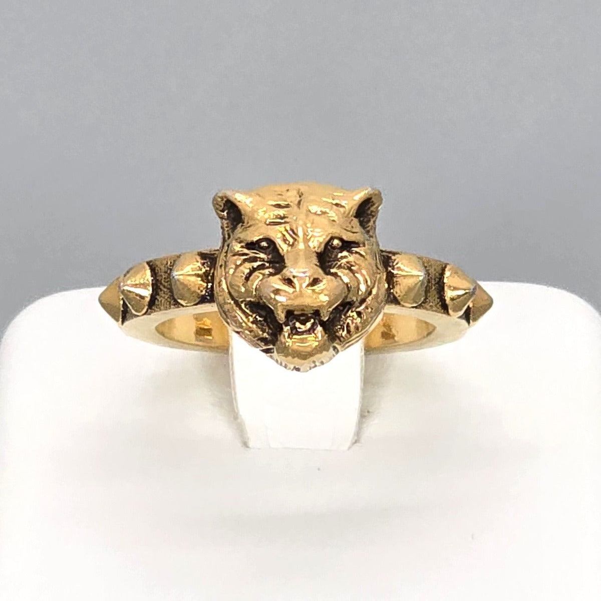 Gucci Cat Head Studs Ring Gold