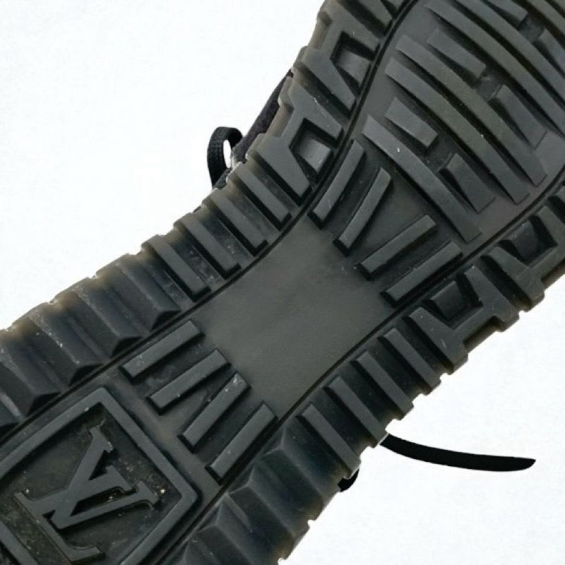 Louis Vuitton Run Away Line Monogram Sneakers Shoes Leather Fabric Suede Black — view 8