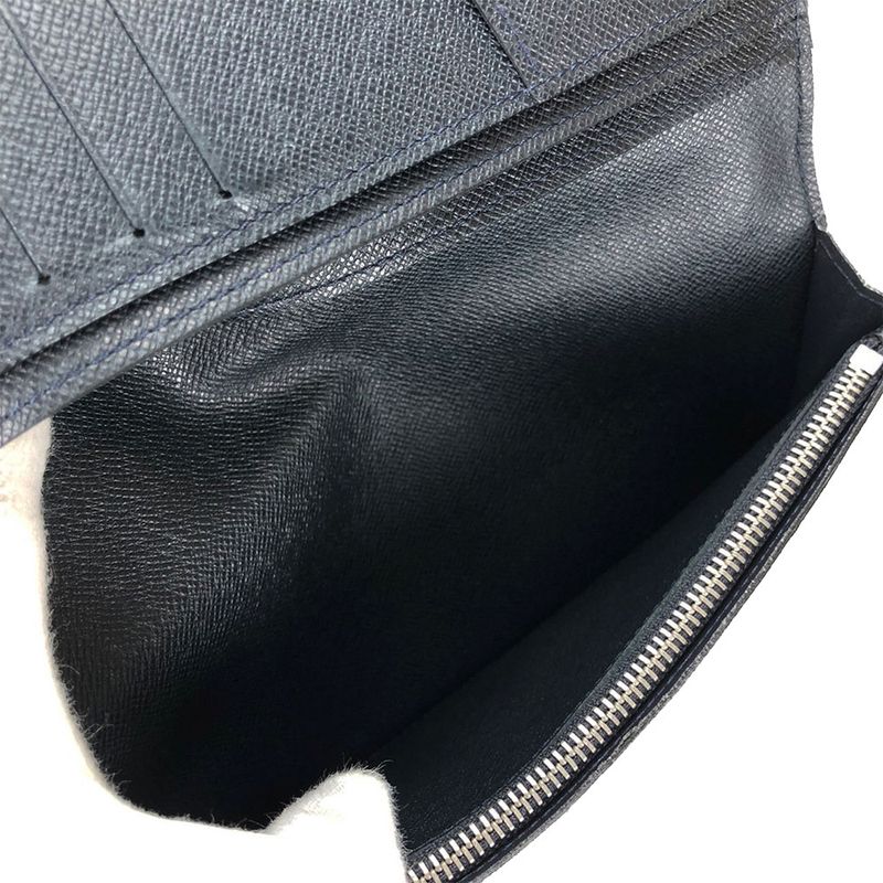 Louis Vuitton Long Wallet Portefeuille Brazza Taiga Dark Navy Silver Hardware — view 6