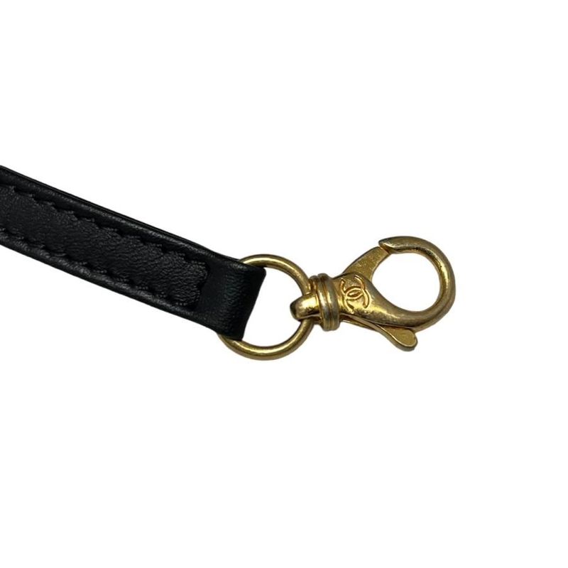 Chanel 22 Small Handbag Chain Bag Shearling Aged Lambskin Black Gold Hardware — view 9